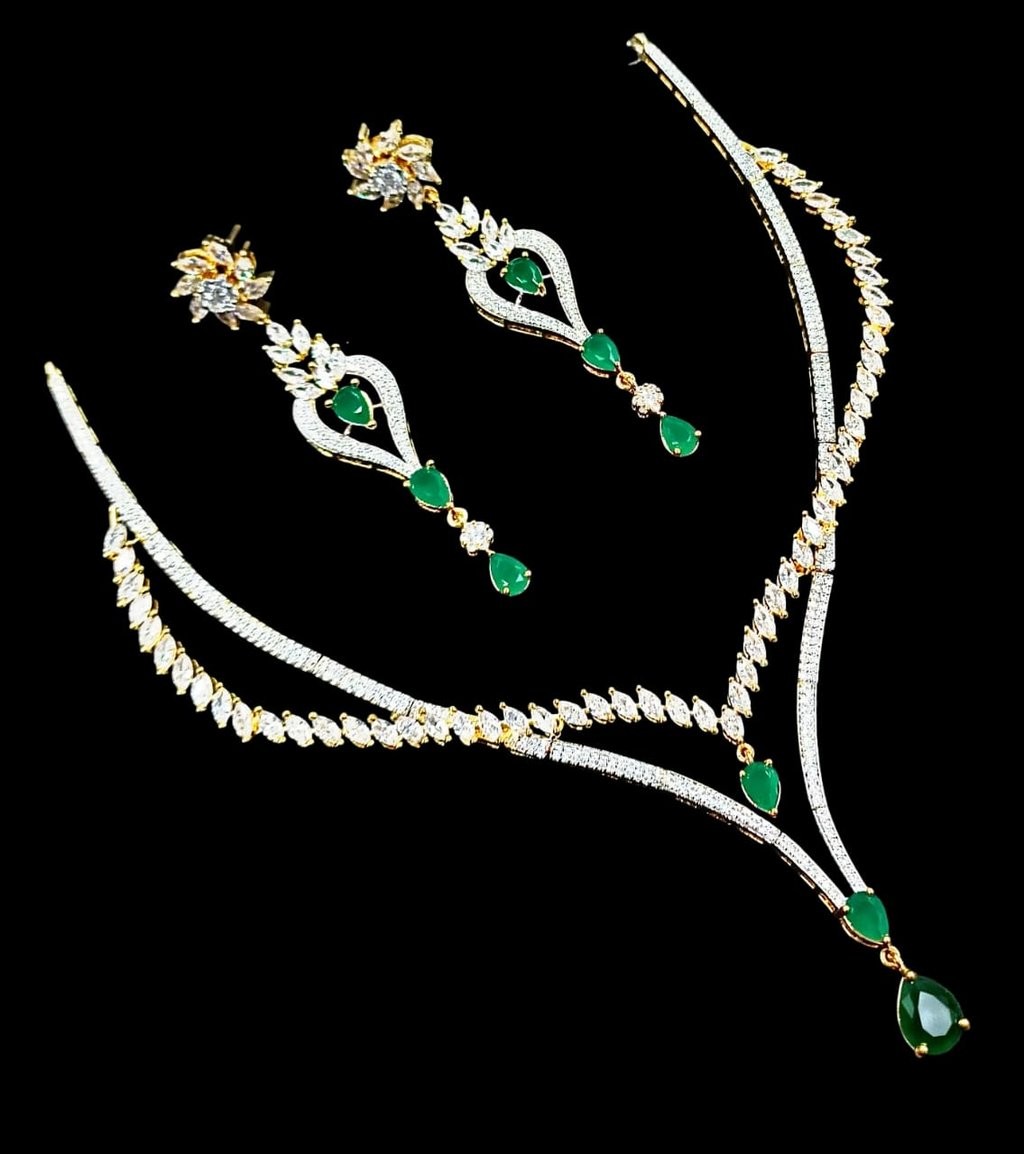 Elegant Crystal Jewelry Set - SA00840PB Sparkling necklace and earrings for special occasions